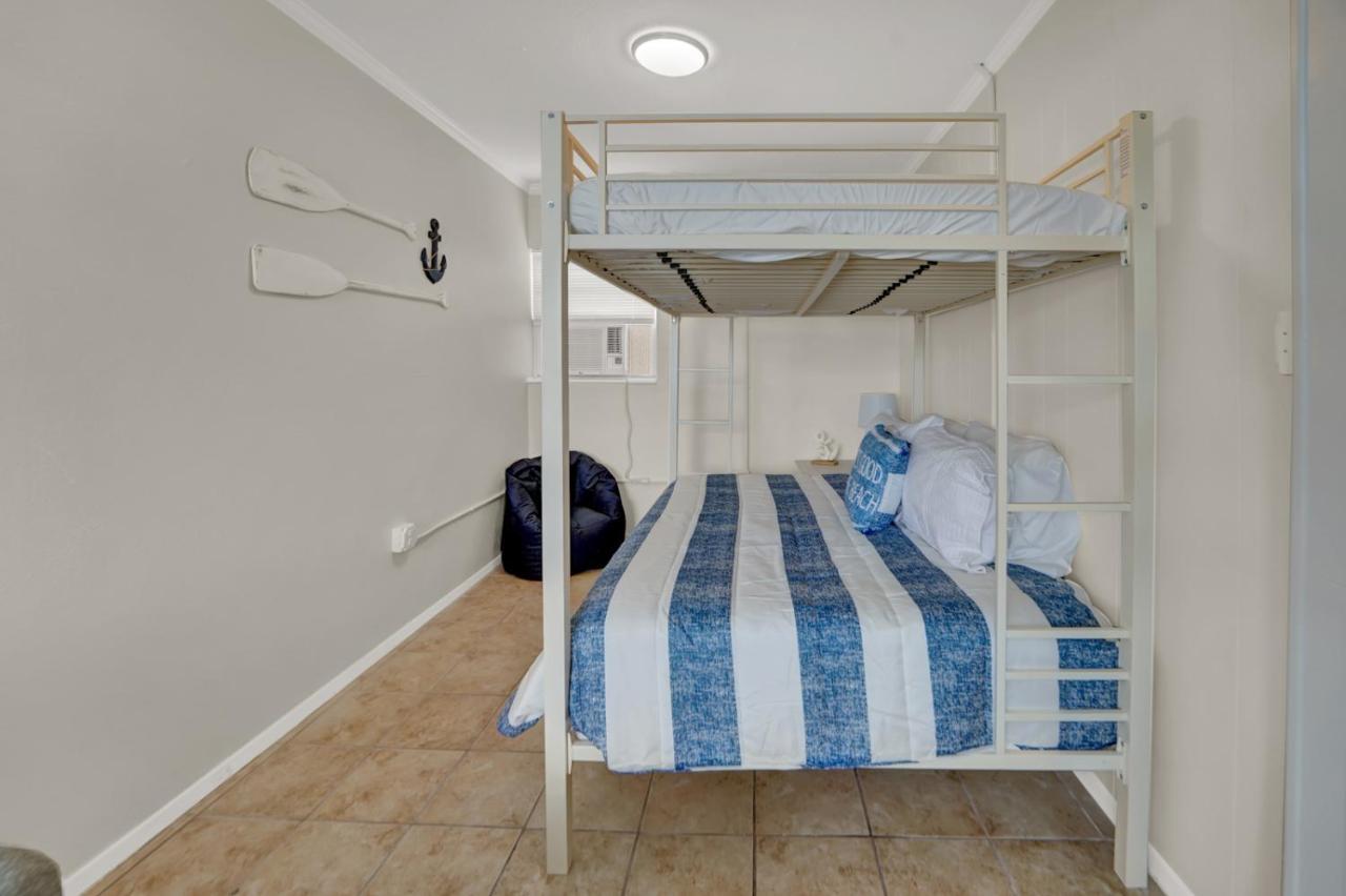 Sea Foam Hotel